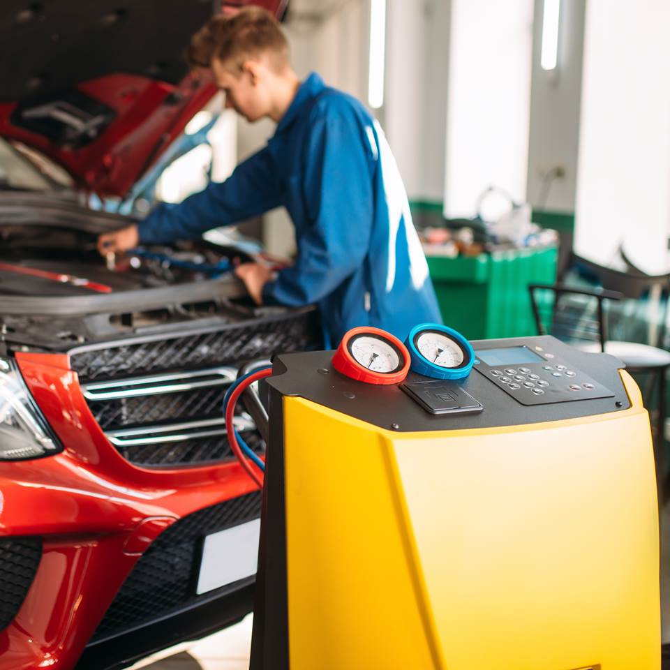 Air-Con Regassing 2 - Sierra Garage - Grays, Essex